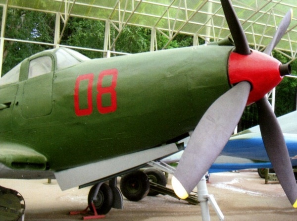 ИСТРЕБИТЕЛЬ P-63 «КИНГКОБРА»